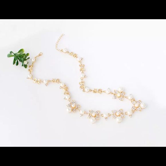 Faux pearl necklace - Picture 3 of 5